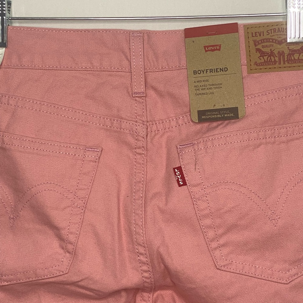 Levis, nwt pink color, size W27 x L 32 - Picture 3 of 7